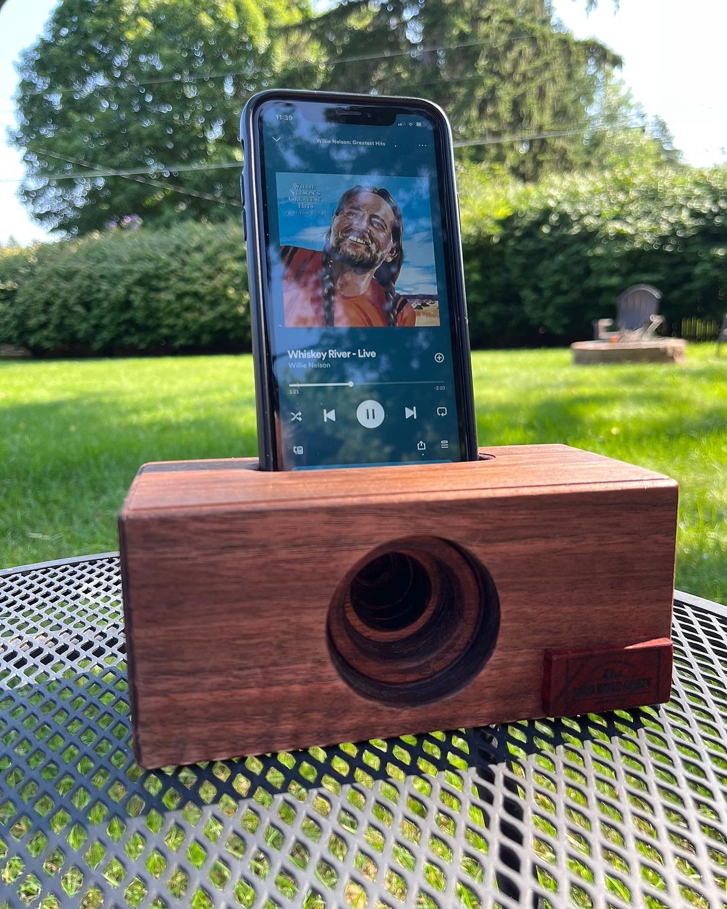 Wood Acoustic amplifier