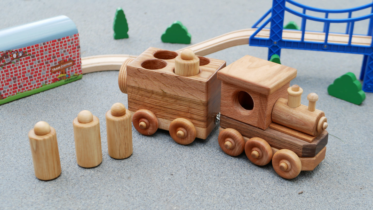 Wooden Train with pin Passengers toy